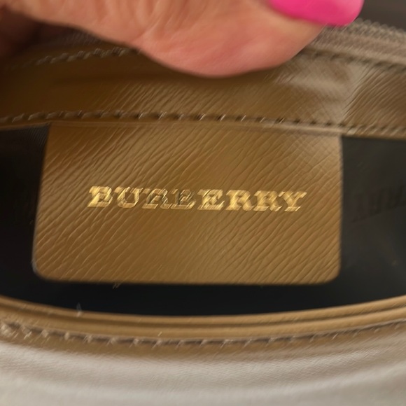 Authentic Limited Edition Crossbody/Shoulder Leather Bag Burberry. - Picture 12 of 17